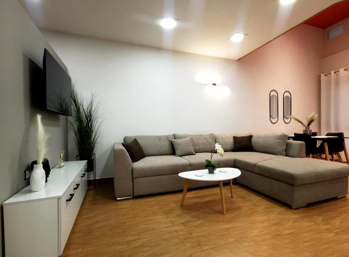 Pg Luxury Apartment Kavala Exterior foto